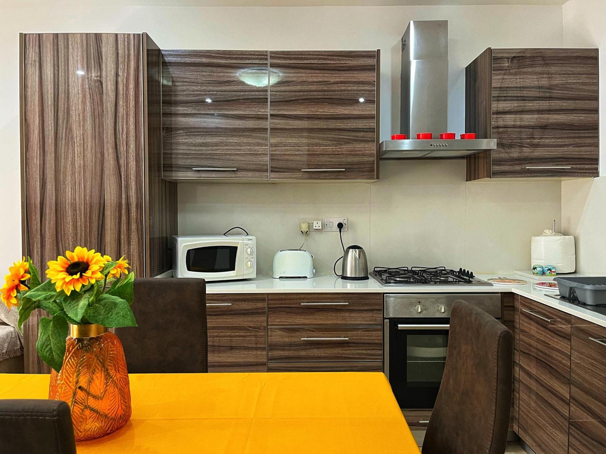 Charming Two Bedroom Apartment Pieta Екстер'єр фото